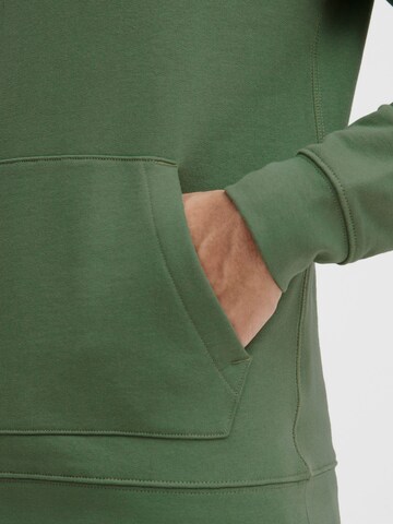 Coupe regular Sweat-shirt 'SEBASTIAN' Casual Friday en vert