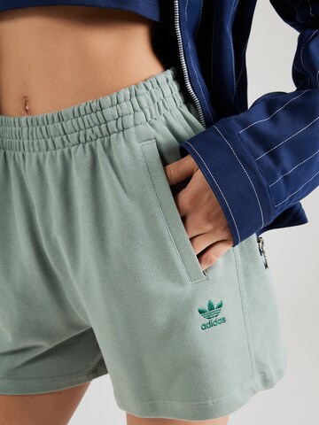 Loosefit Pantaloni 'Essentials' di ADIDAS ORIGINALS in verde