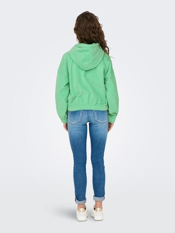 Veste mi-saison 'Kenzie' ONLY en vert