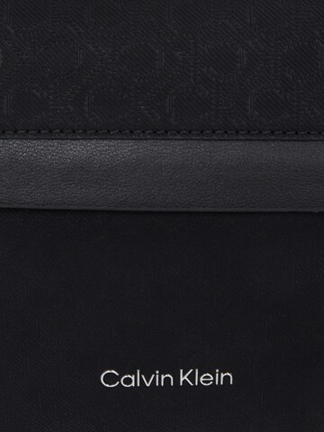 Calvin Klein Skuldertaske i sort