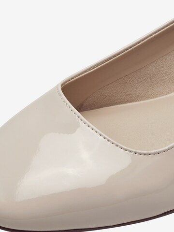 TAMARIS Ballerina met riempjes in Beige