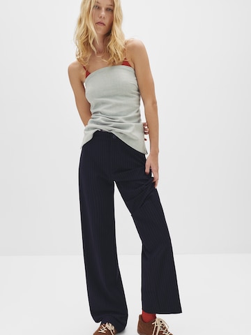 Wide leg Pantaloni con piega frontale di Pull&Bear in blu