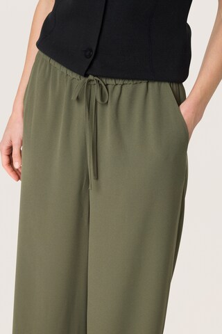 SOAKED IN LUXURY Wide leg Broek 'Shirley ' in Groen