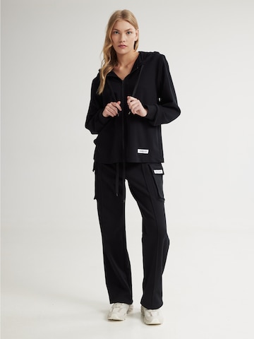 4TAILORS Štandardný strih Nohavice - Čierna