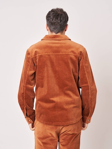 Fit confort Chemise Deeluxe en marron