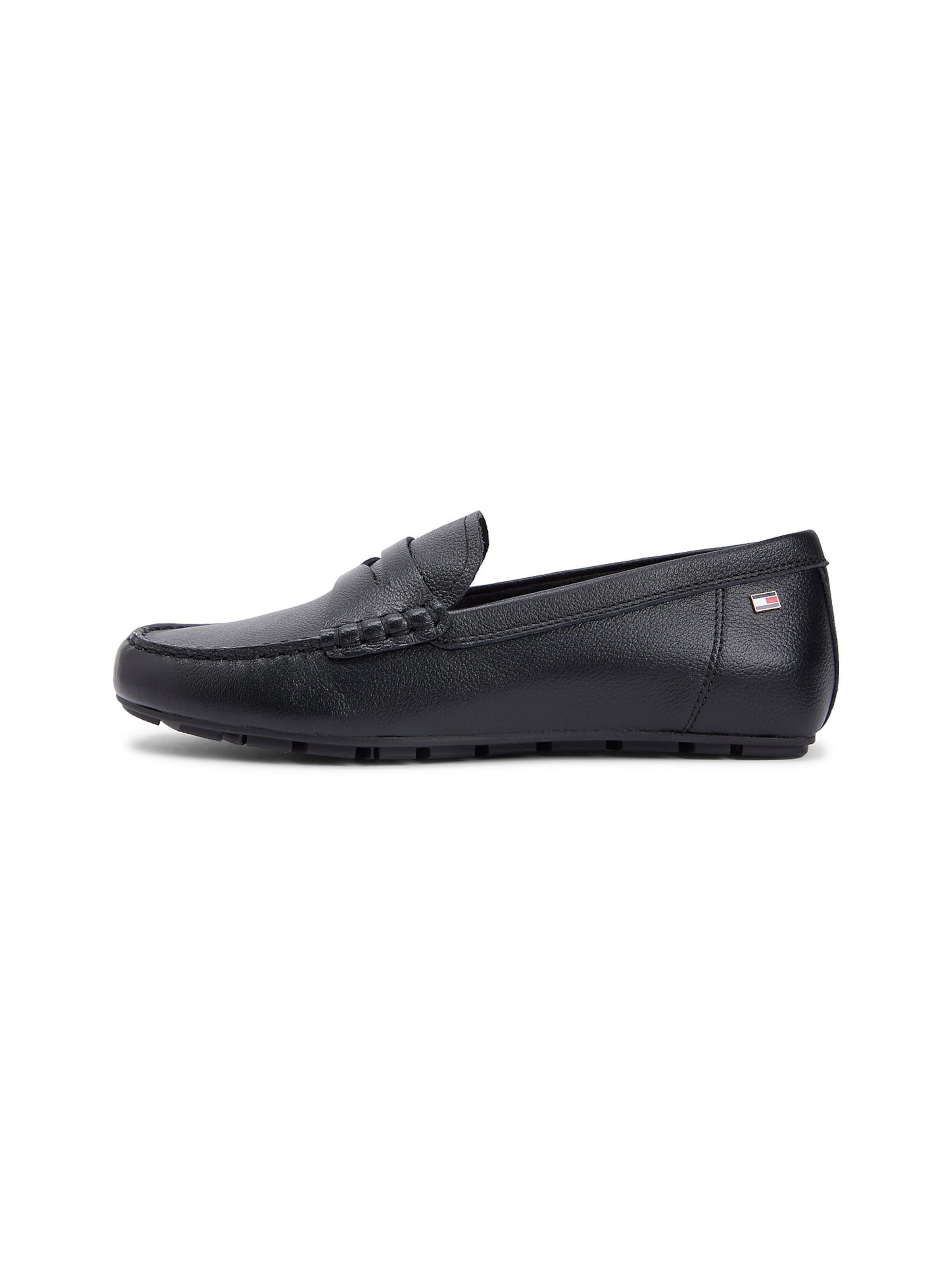 TOMMY HILFIGER Moccasin in Black: front