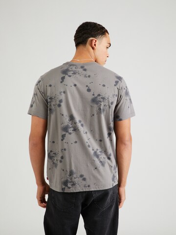 LEVI'S ® Póló 'SS Relaxed Baby Tab Tee' - szürke