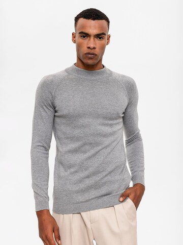 Pullover di Antioch in grigio: frontale