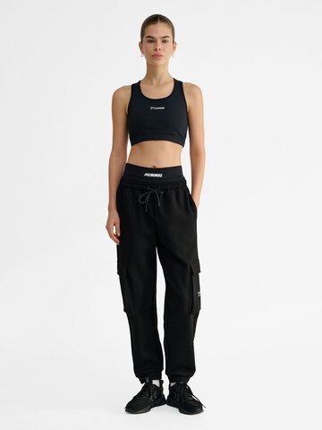 Hummel Tapered Cargobroek in Zwart