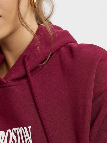 Hiccup Sweatshirt in Red
