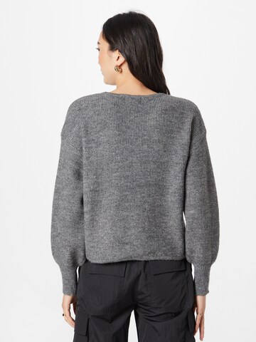 Pullover 'CELIC' di PIECES in grigio