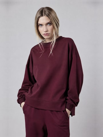 OWN Off With NatureSweater majica 'Felpa Girocollo Loose Fit in Interlock Burgundy' - crvena boja