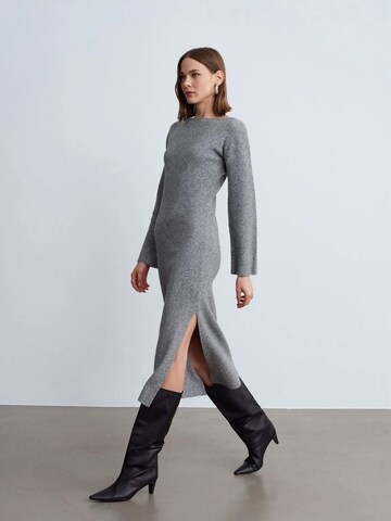 Dilvin Dress in Grey