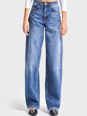 IT'S BASIC Loosefit Jeans 'Skater High Rise Jeans' in Blauw: voorkant