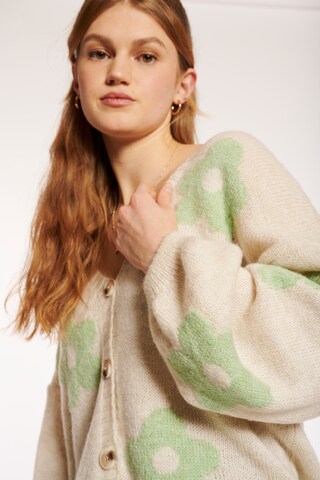 Hailys Strickjacke in Beige