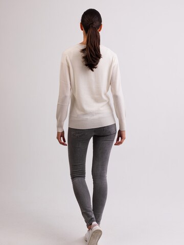 CASH-MERE.CH Knit cardigan in White