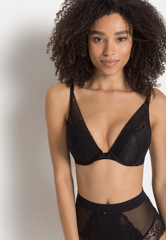 NUANCE Push-up Bra in Black: front