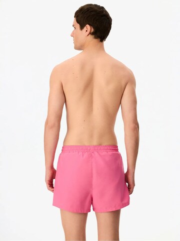 Pantaloncini da bagno 'PENTI Herren Basic Shorts' di Penti in rosa