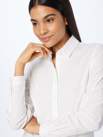Sisley Блуза в бяло