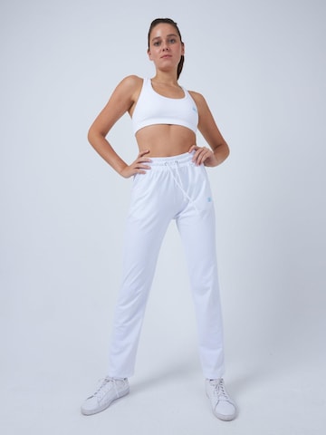 Regular Pantalon de sport SPORTKIND en blanc