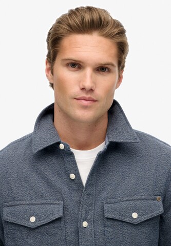 Coupe regular Chemise Superdry & Co en bleu