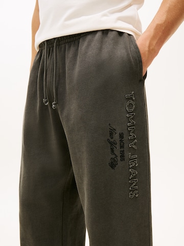 Tommy Jeans Tapered Nadrág 'NEW CLASSICS' - fekete