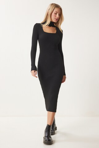 Happiness İstanbul Kleid in Schwarz