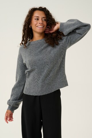 Cream Sweater 'Holiday' in Grey: front