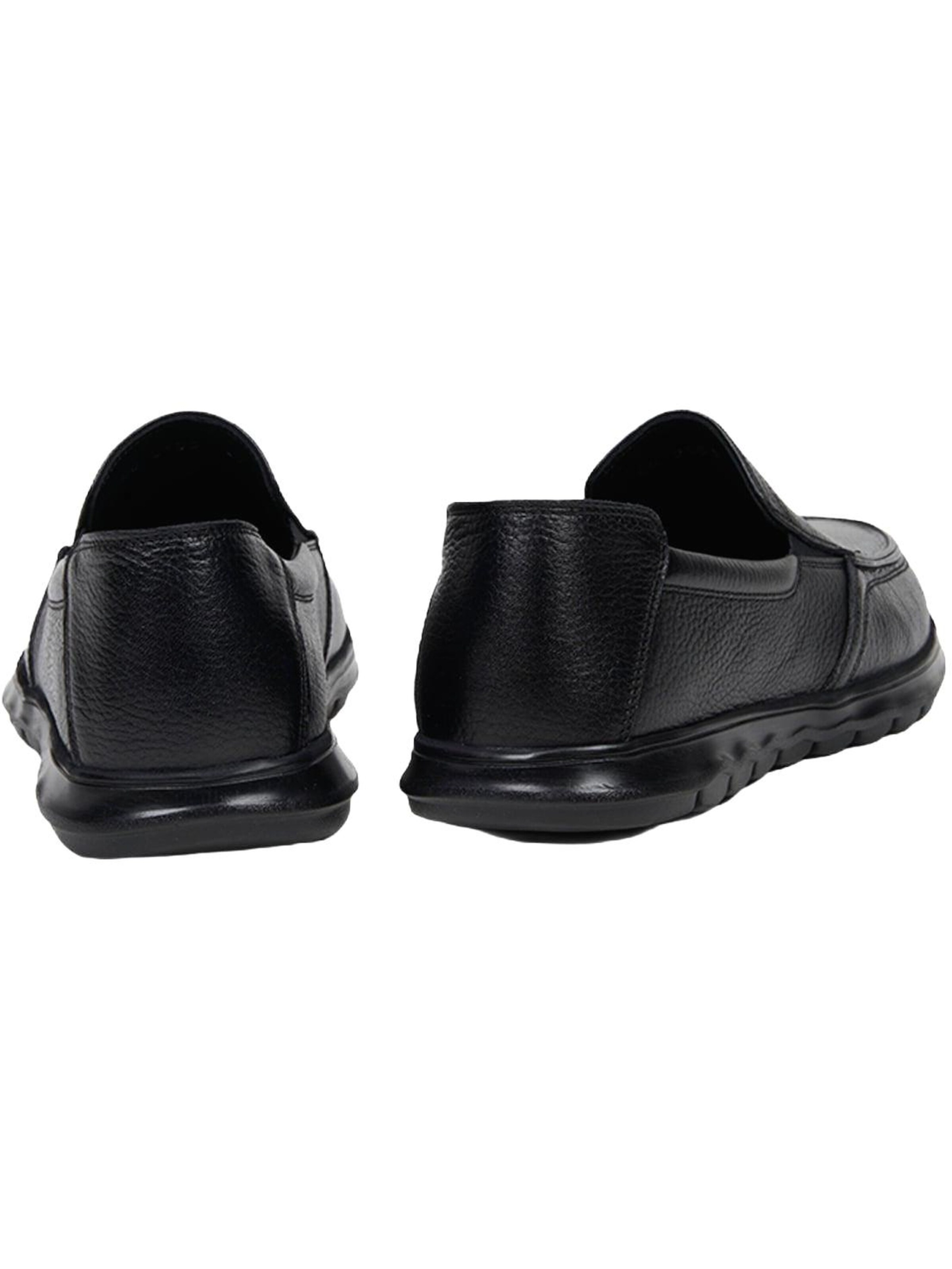 Desa Classic Flats 'Slipper' in Black