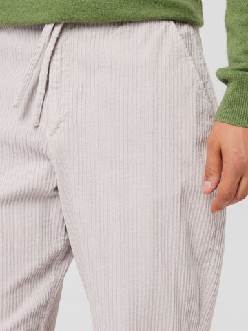 Wax London - Loosefit Pantalón en gris