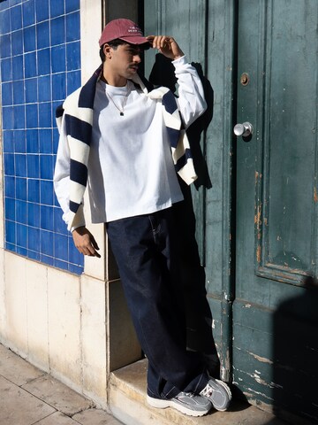 Barrel Jeans di Bershka in blu: frontale