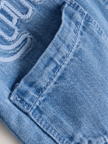 Next Set in Blue