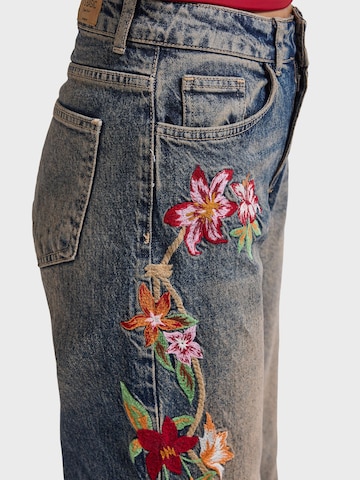 IT'S BASIC - Bootcut Vaquero 'EMBROIDERY FLARE MID RISE JEANS' en azul