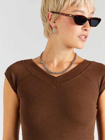 BDG Urban Outfitters Póló 'SHANNAN' - barna