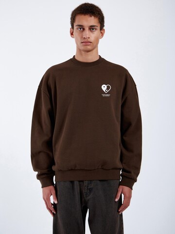 Dr. Denim Sweatshirt 'Kenan Sweatshirt' in Bruin: voorkant