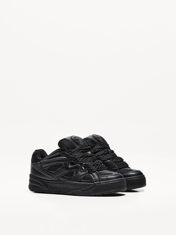 Baskets basses Bershka en noir