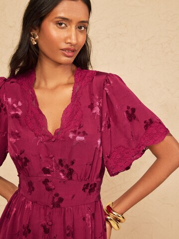Rochie de la love & roses pe mov