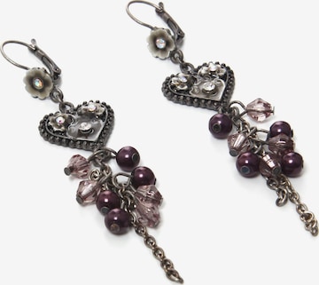 Allgäu Rebell Earrings 'Cate' in Black: front