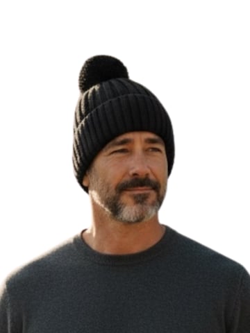 Kumixi Beanie in Black: front