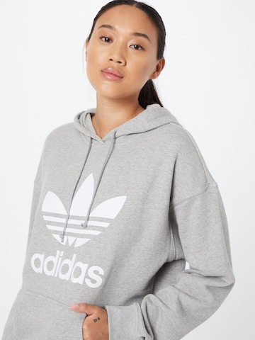 ADIDAS ORIGINALS Sweatshirt 'Adicolor Trefoil' in Grey