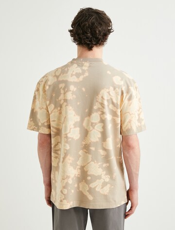 Koton T-Shirt in Beige