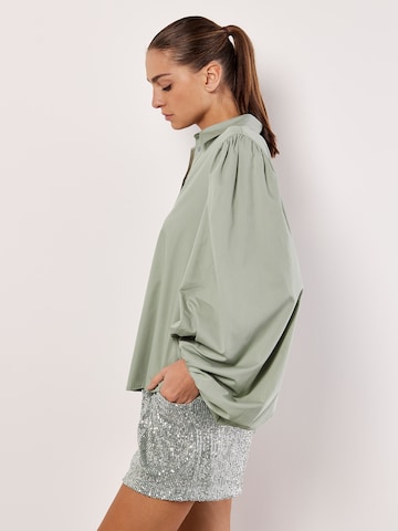 Chemisier Apricot en vert
