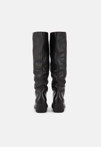 VAGABOND SHOEMAKERS - Bota 'LIVIA' em preto