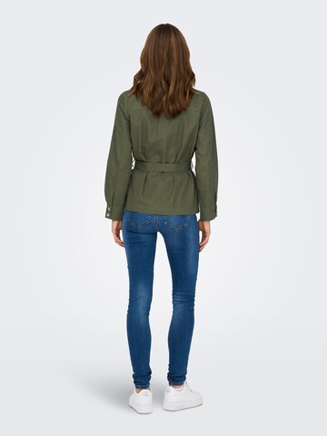 Veste mi-saison 'Saige' ONLY en vert