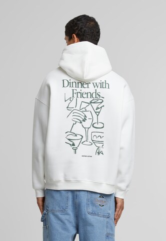 Another Cotton Lab Свитшот 'Dinner With Friends' в Белый: спереди