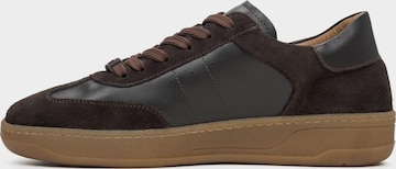 Estro Sneakers laag '09-3236' in Bruin: voorkant