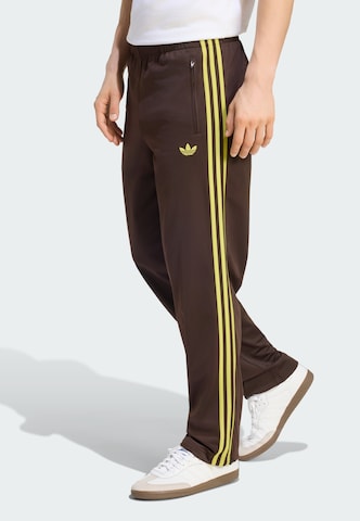 ADIDAS ORIGINALS - Regular Calças 'Firebird' em castanho: frente