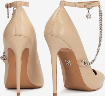 Kazar Pumps in Beige