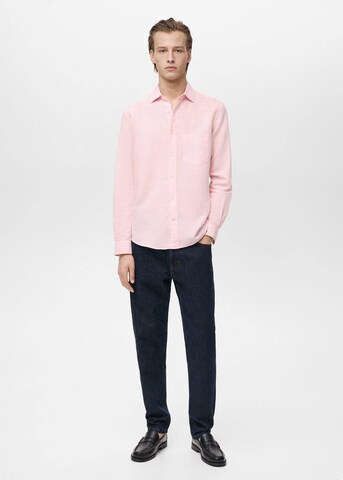 MANGO MAN Regular fit Button Up Shirt in Pink