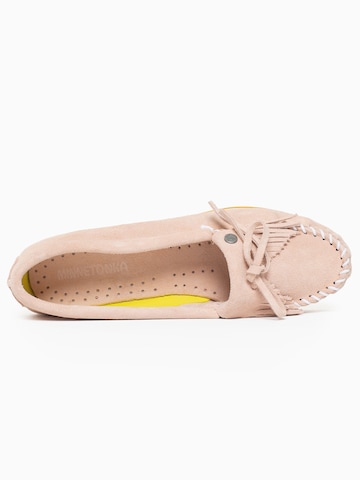 Minnetonka - Mocasines 'Kilty Plus' en rosa